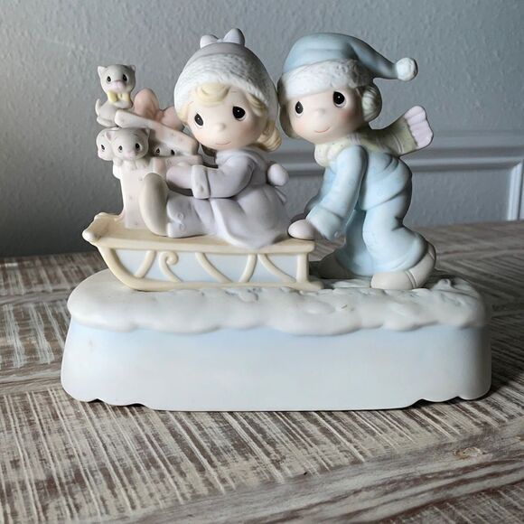 Precious Moments E-0519 Sharing Our Season Together Musical Box Figurine - Picture 1 of 7